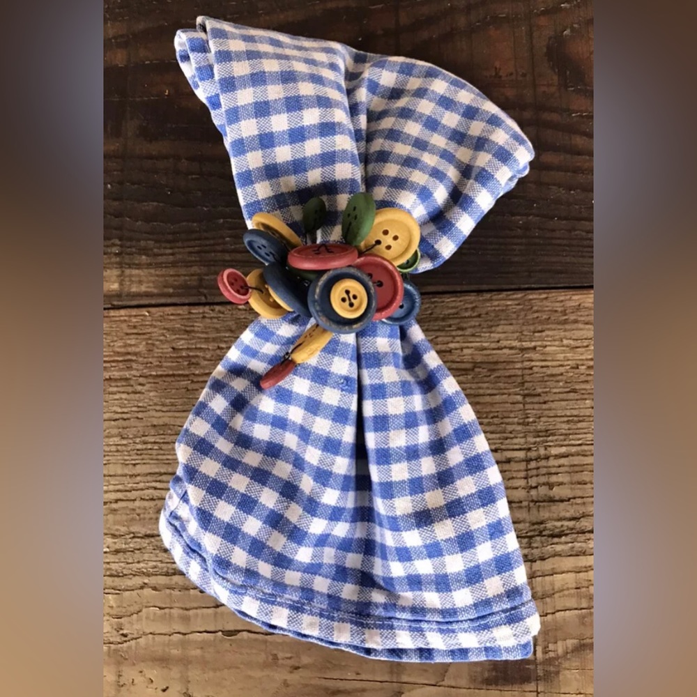 NWT Tender Heart Treasures Napkin Rings Red Yellow Green Buttons